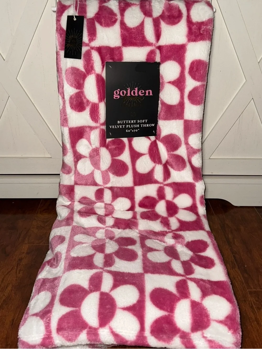 Golden Hour Pink Checkered Daisy Velvet Plush Throw Blanket